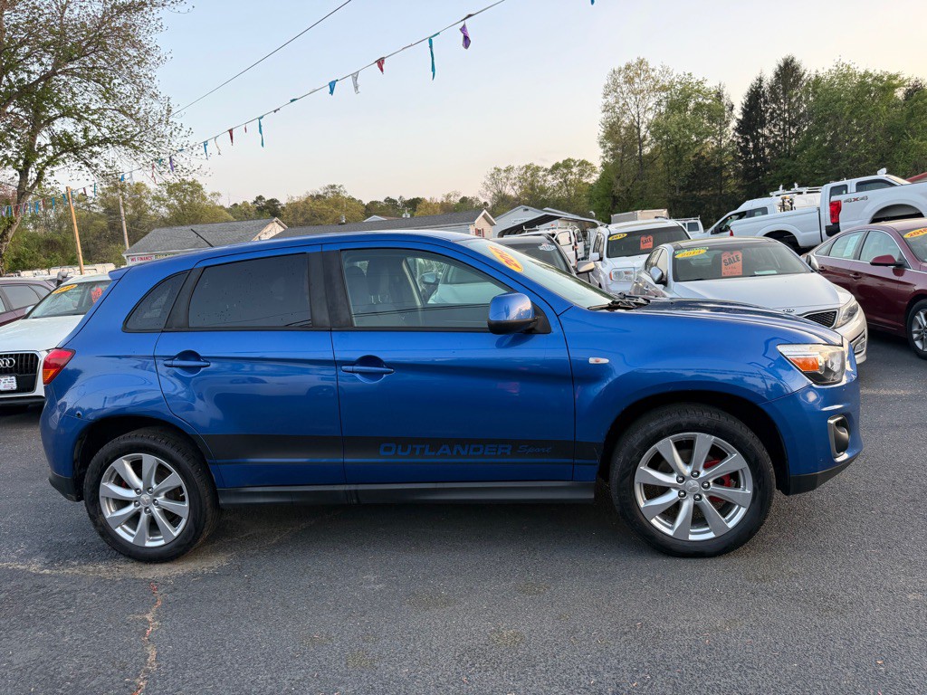 2015 Mitsubishi Outlander Image 9