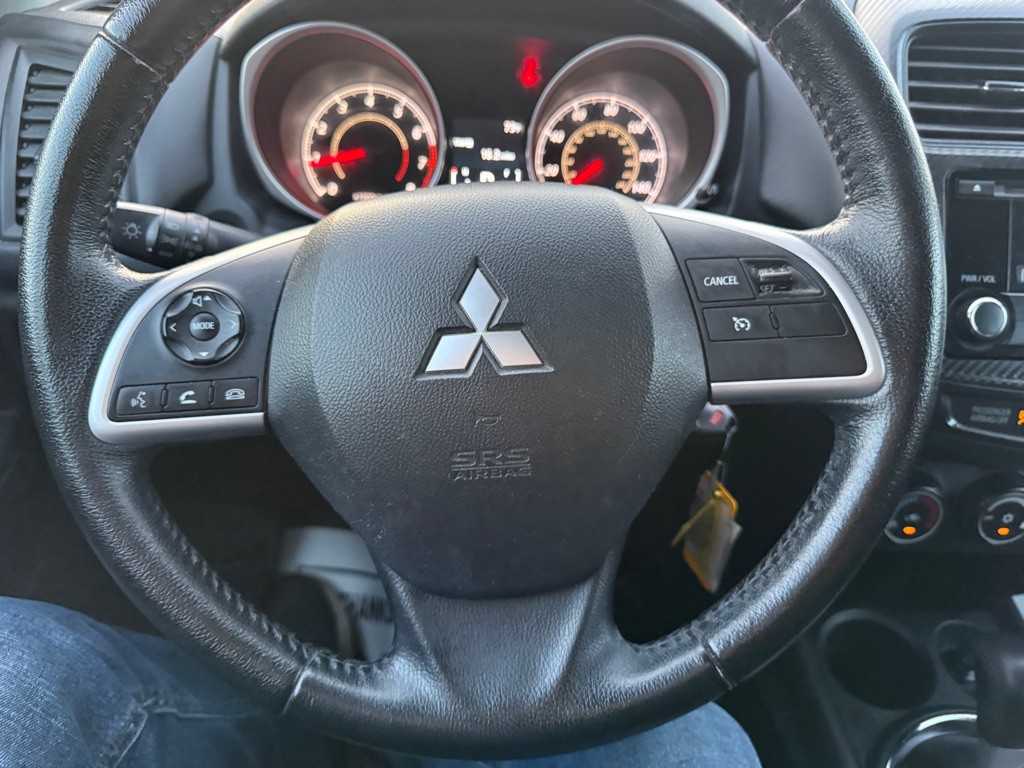 2015 Mitsubishi Outlander Image 15