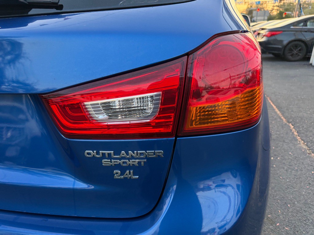 2015 Mitsubishi Outlander Image 44
