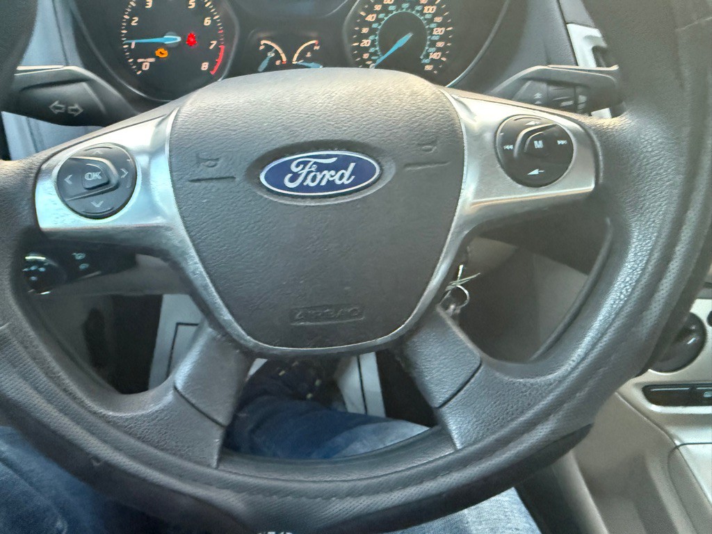 2012 Ford Focus Image 16