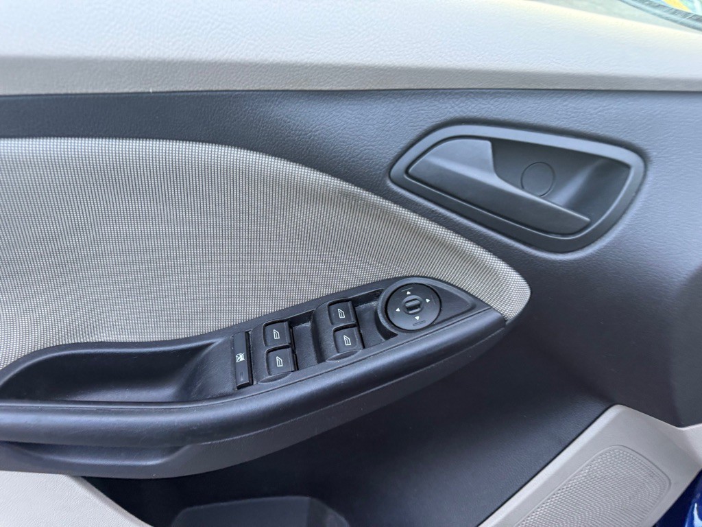2012 Ford Focus Image 31