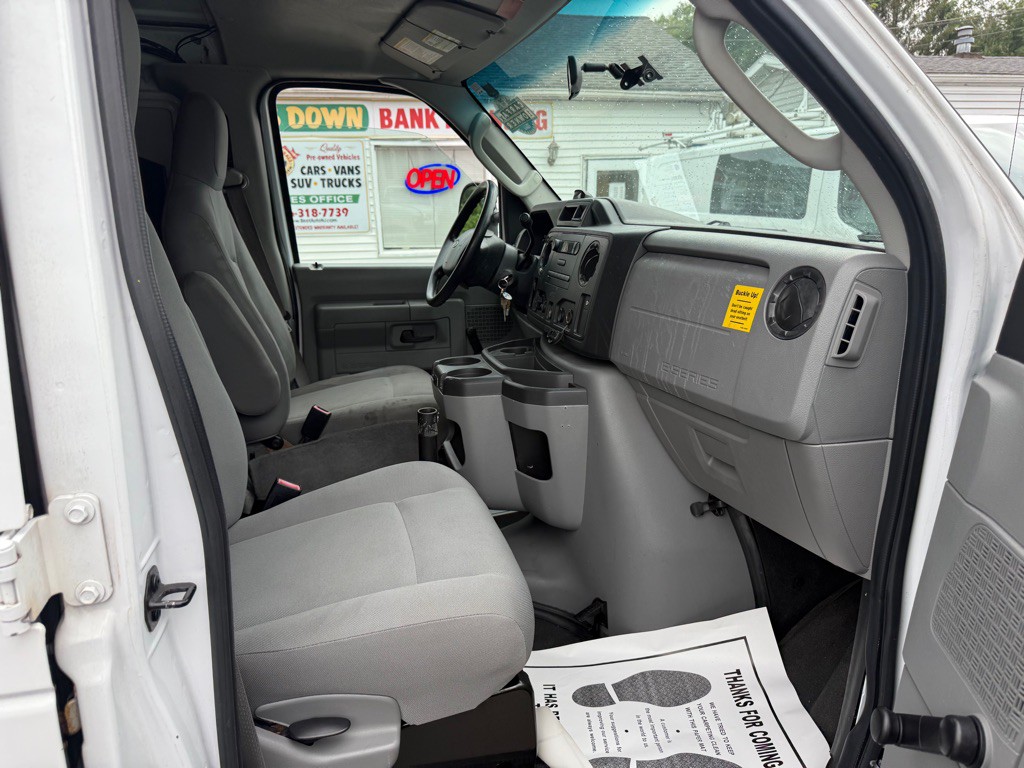 2013 Ford Econoline Image 10