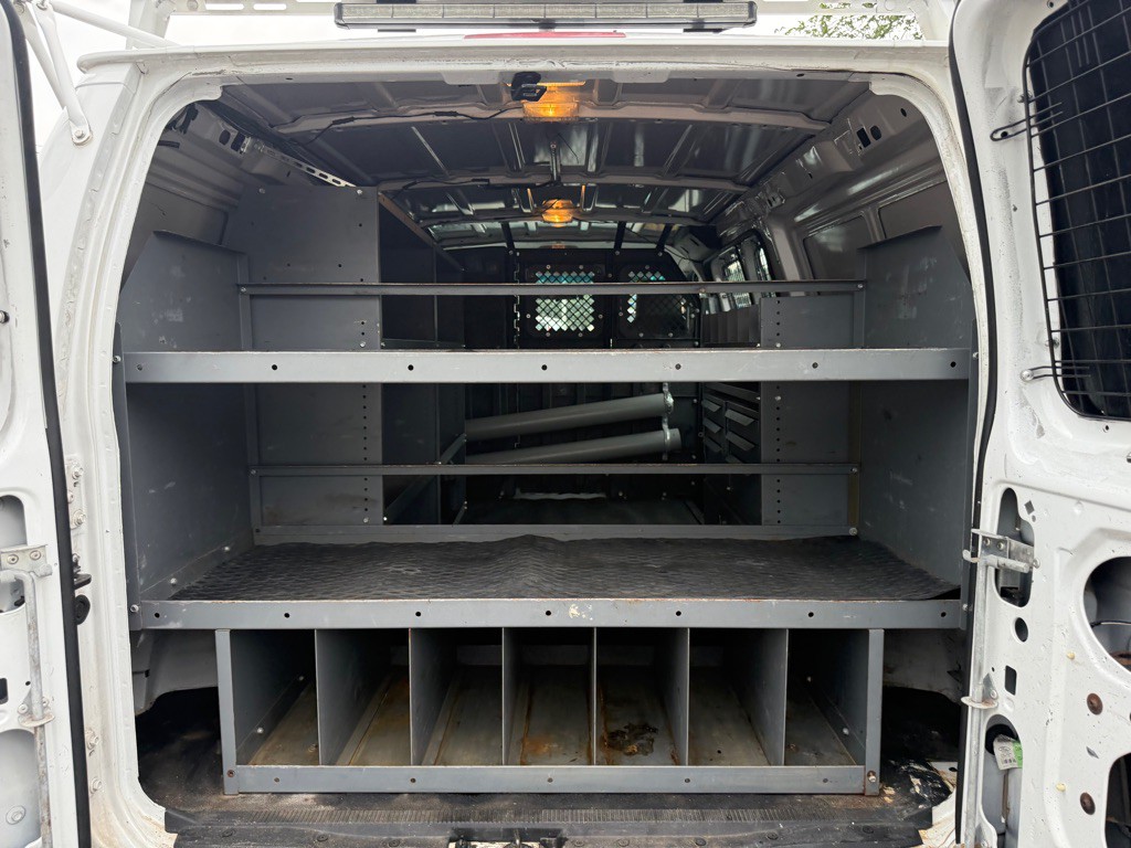 2013 Ford Econoline Image 13