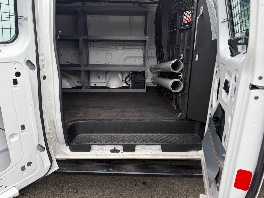 2013 Ford Econoline Image 21