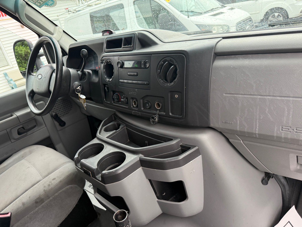 2013 Ford Econoline Image 22