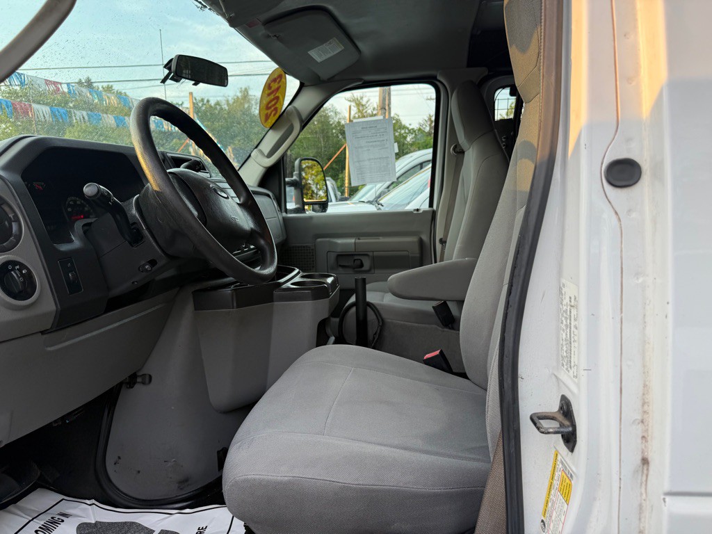 2013 Ford Econoline Image 11