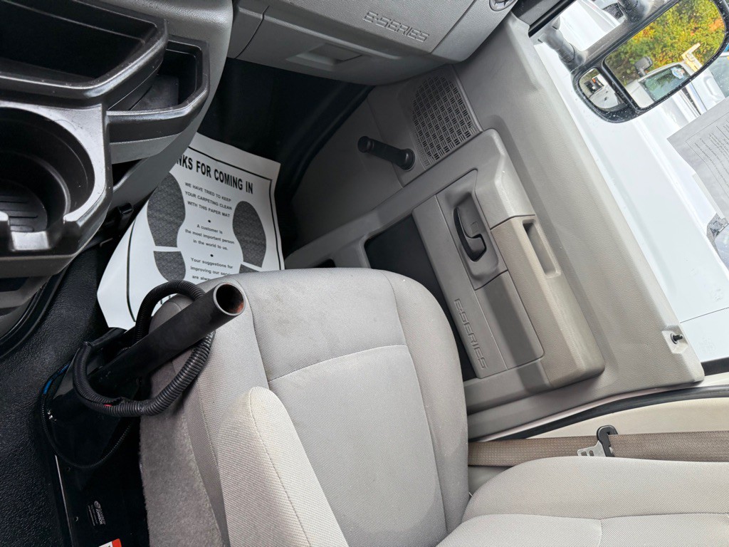 2013 Ford Econoline Image 15