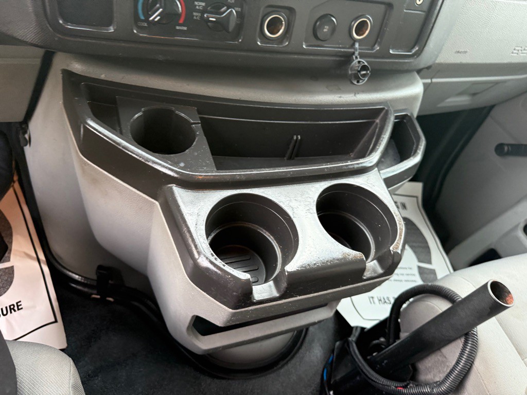 2013 Ford Econoline Image 17