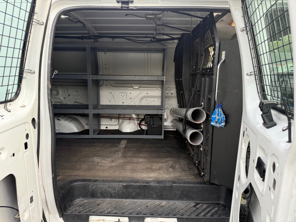 2013 Ford Econoline Image 24