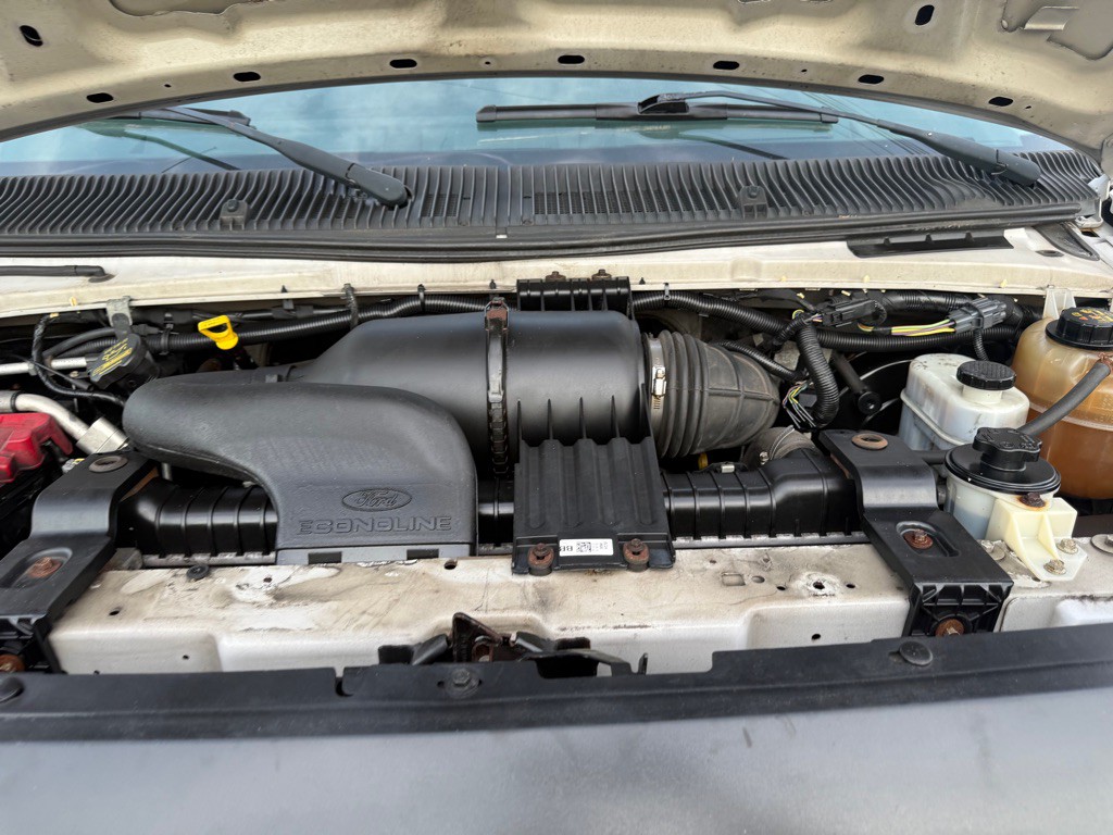 2013 Ford Econoline Image 38