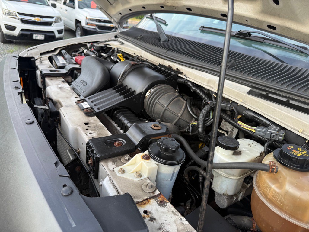 2013 Ford Econoline Image 39
