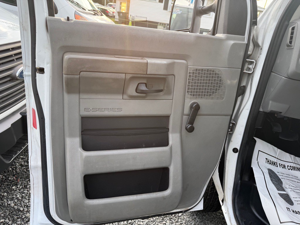 2013 Ford Econoline Image 43