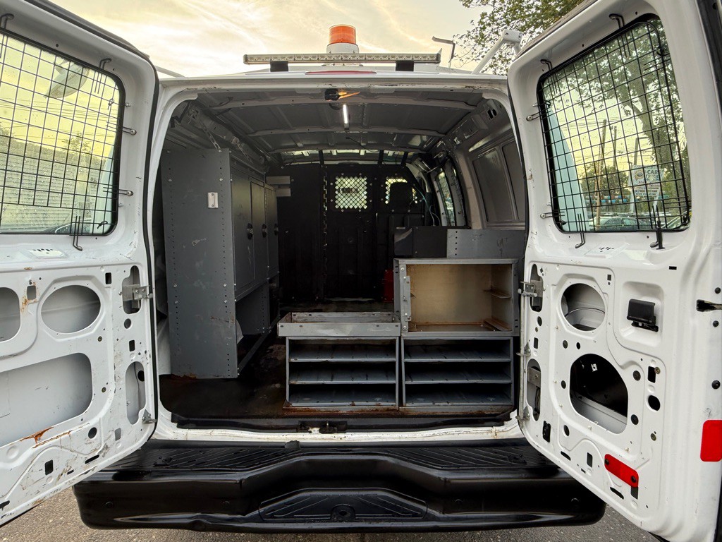 2013 Ford Econoline Image 9