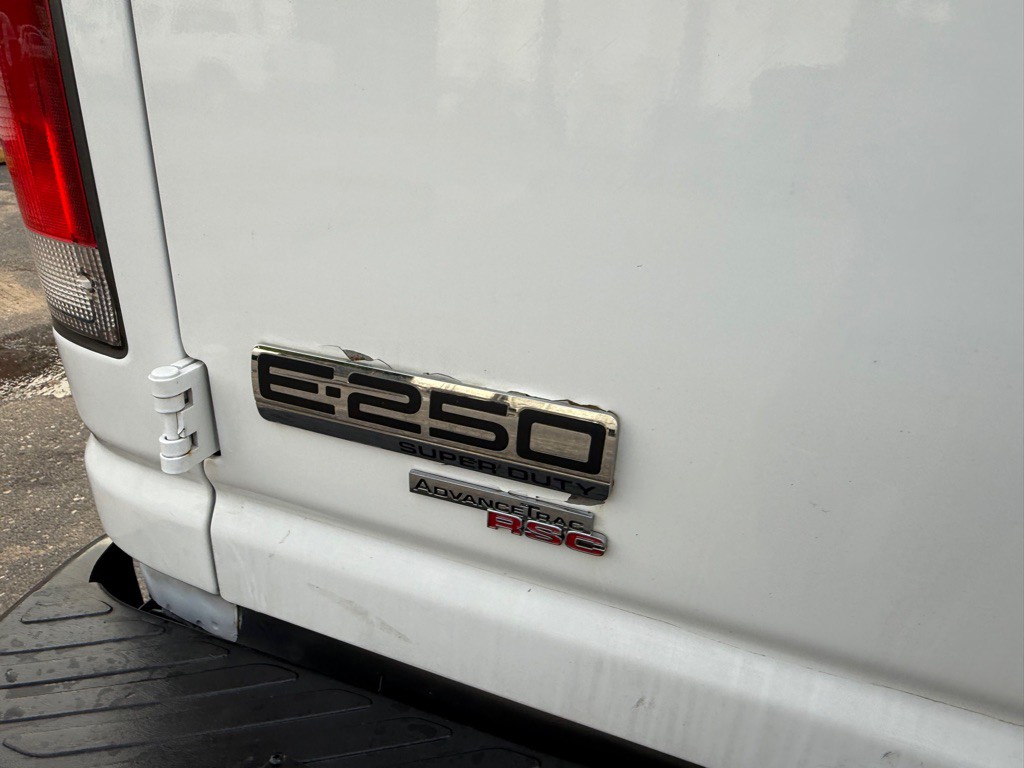 2013 Ford Econoline Image 14