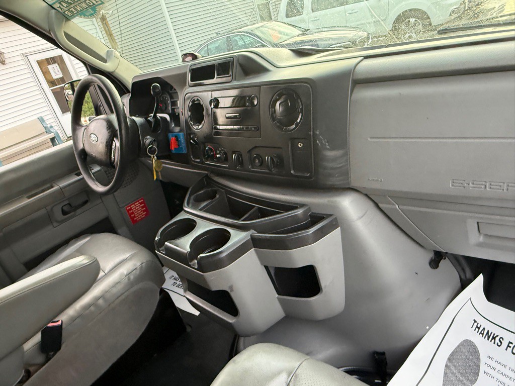 2013 Ford Econoline Image 17