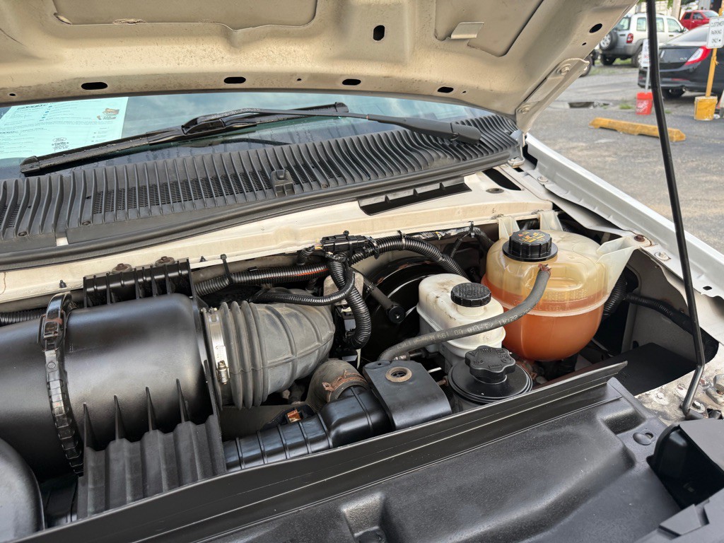 2013 Ford Econoline Image 35