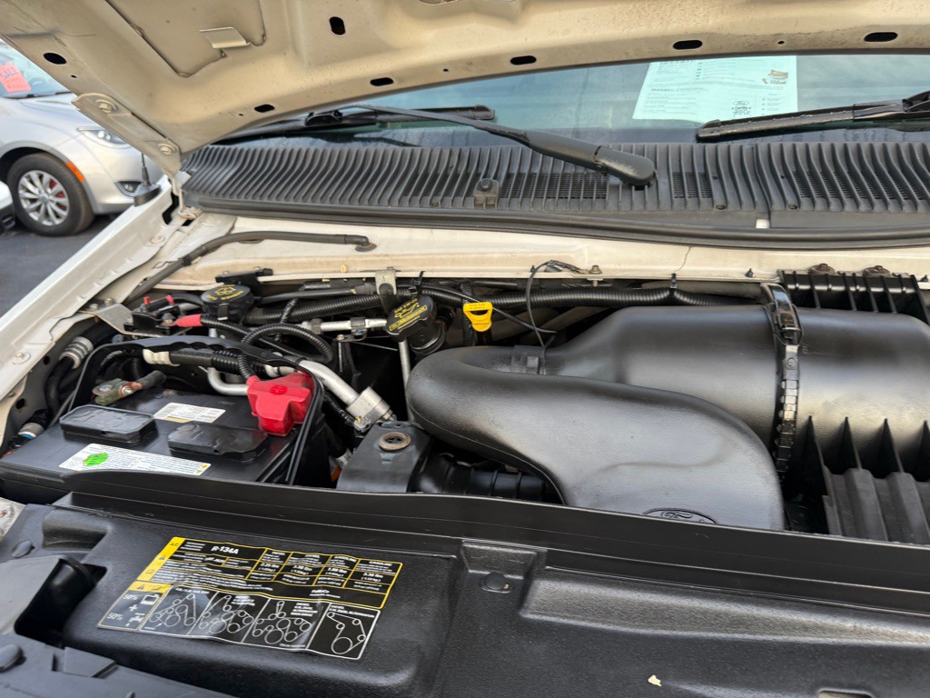 2013 Ford Econoline Image 38