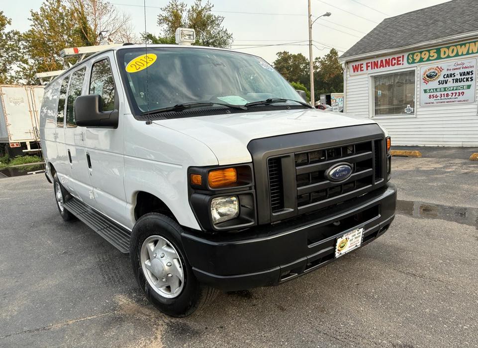 2013 Ford Econoline Image 1