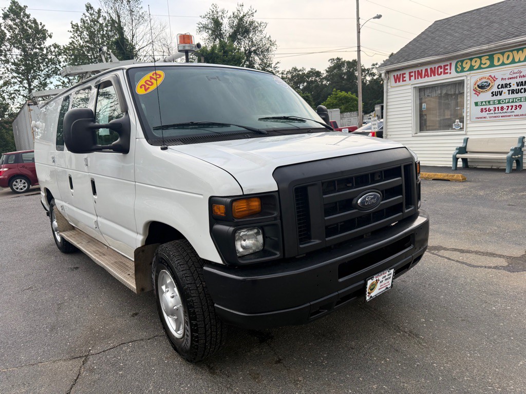 2013 Ford Econoline Image 1
