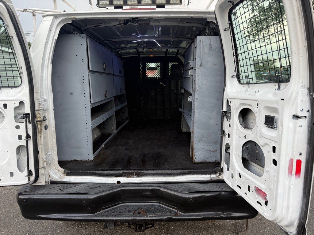 2013 Ford Econoline Image 10
