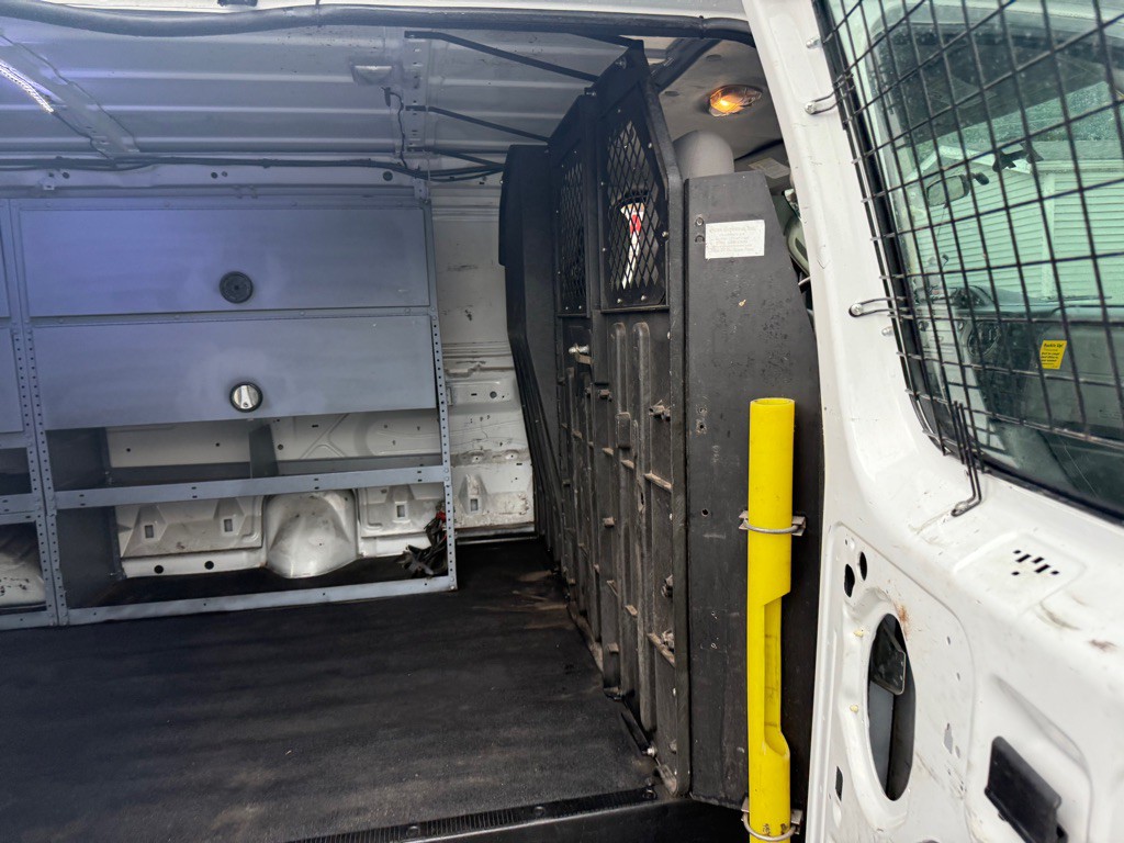 2013 Ford Econoline Image 13