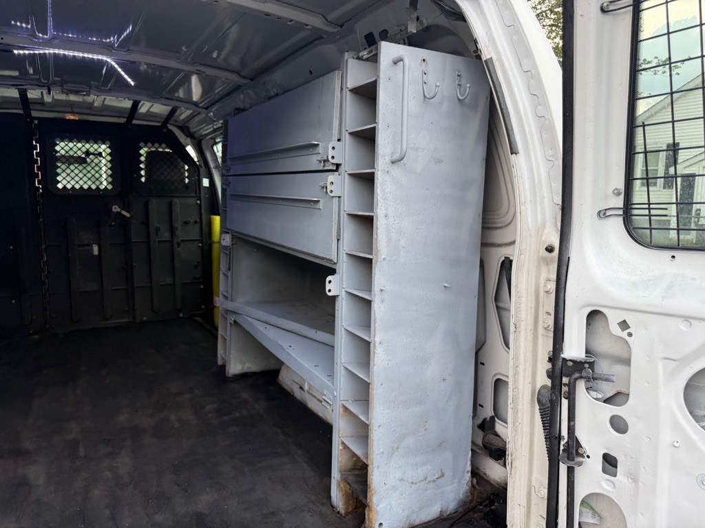 2013 Ford Econoline Image 15