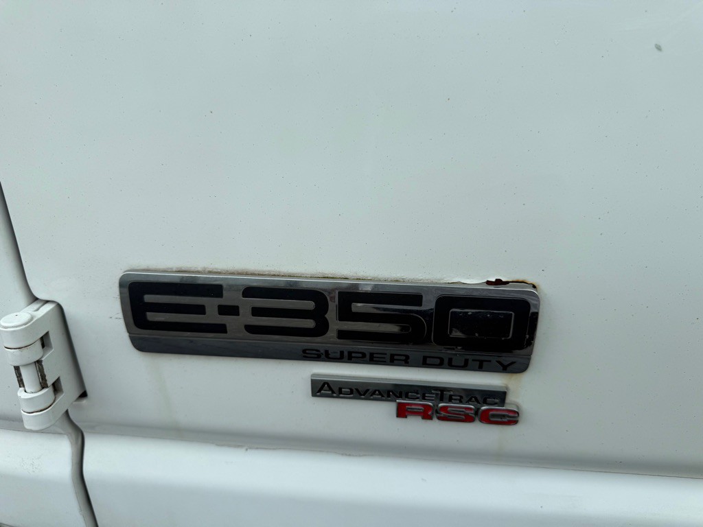 2013 Ford Econoline Image 18