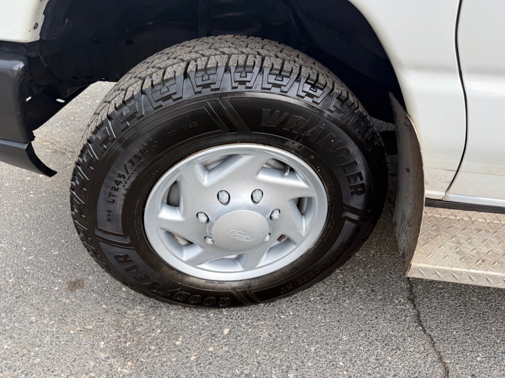 2013 Ford Econoline Image 22
