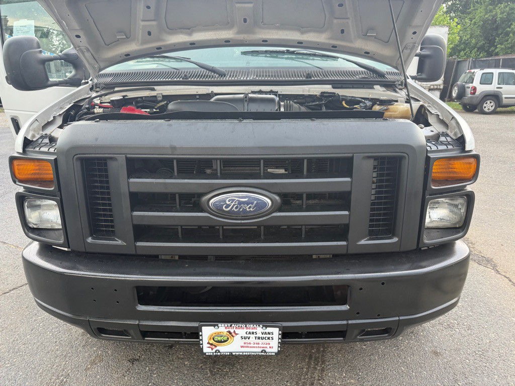 2013 Ford Econoline Image 31