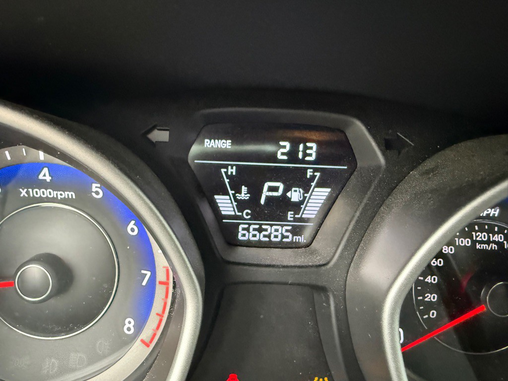 2014 Hyundai Elantra Image 17