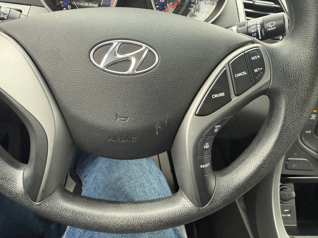 2014 Hyundai Elantra Image 19