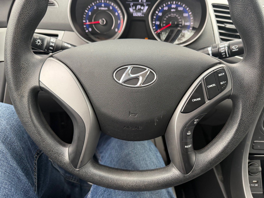 2014 Hyundai Elantra Image 21