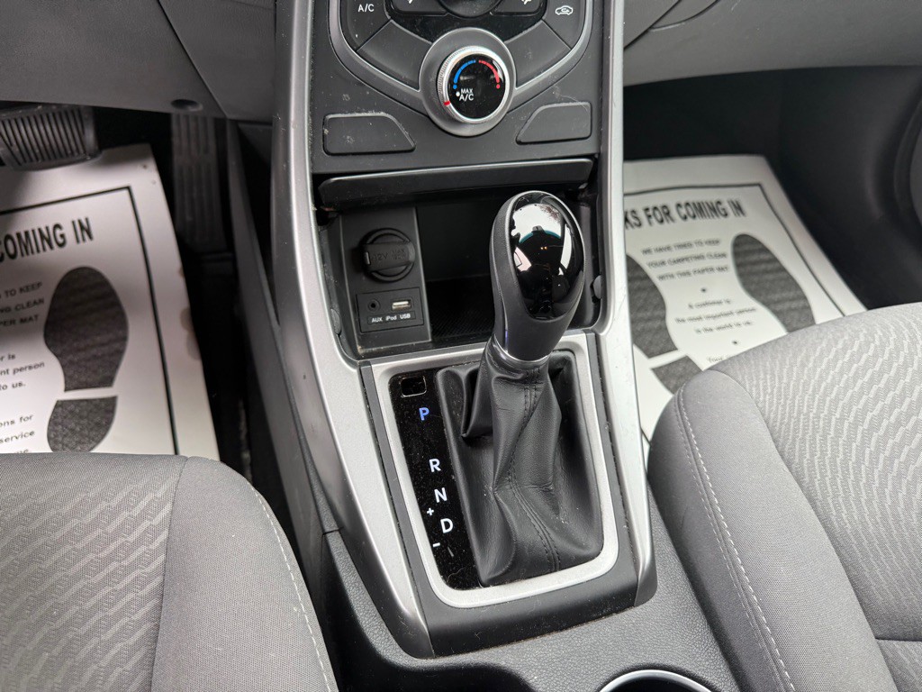 2014 Hyundai Elantra Image 22