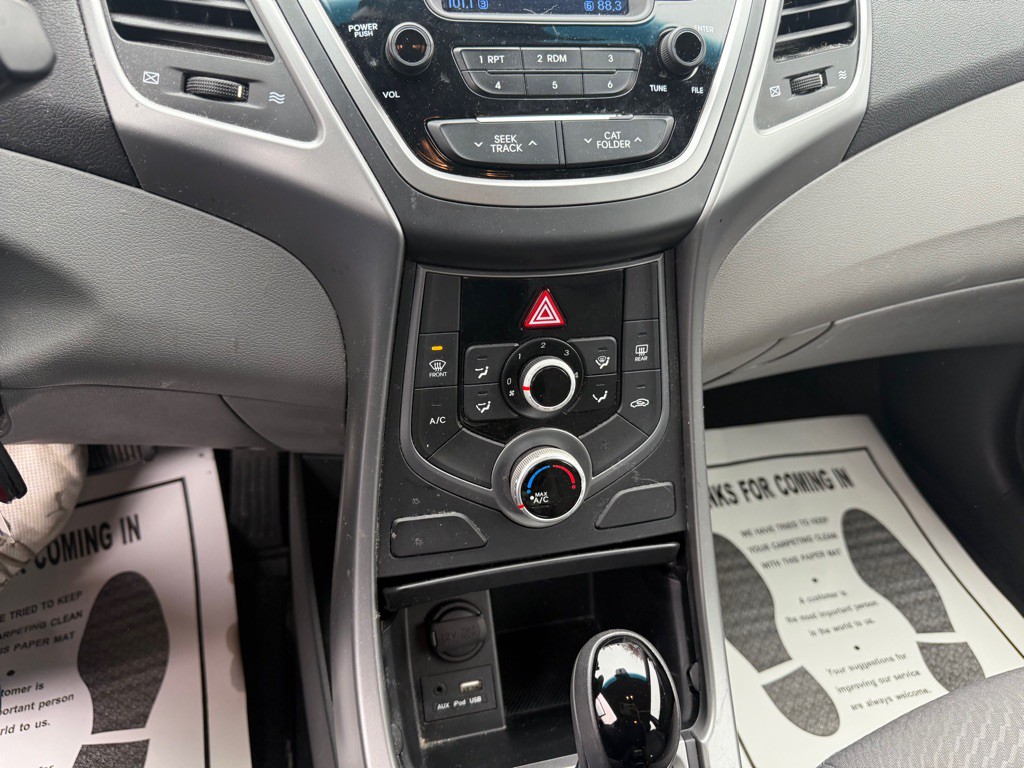 2014 Hyundai Elantra Image 25