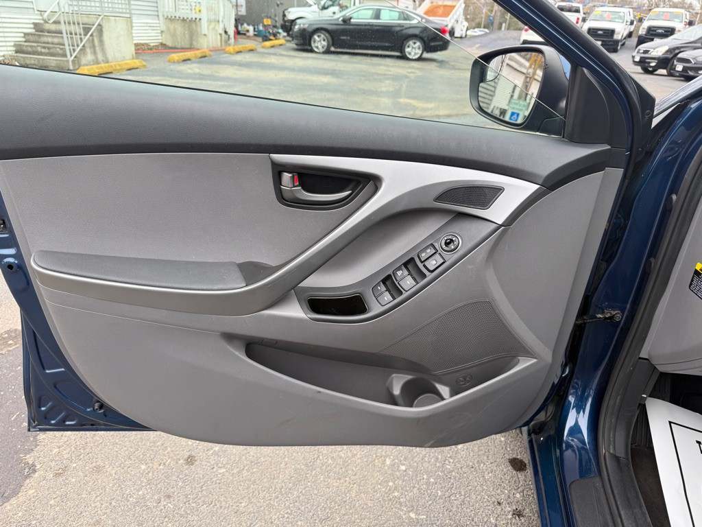 2014 Hyundai Elantra Image 28