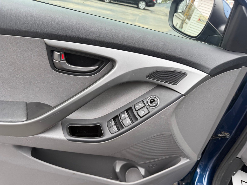 2014 Hyundai Elantra Image 30
