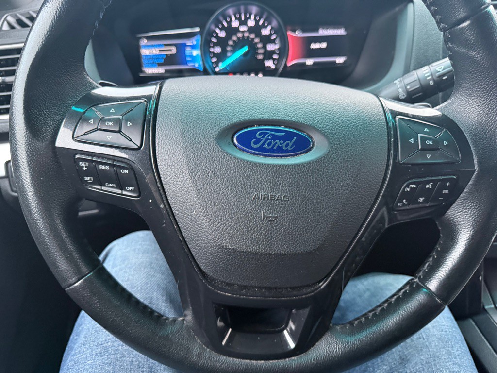 2017 Ford Explorer Image 15