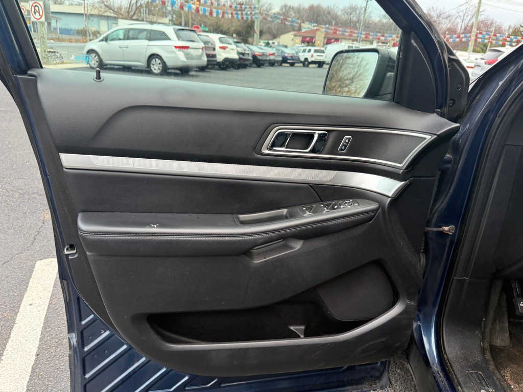 2017 Ford Explorer Image 18