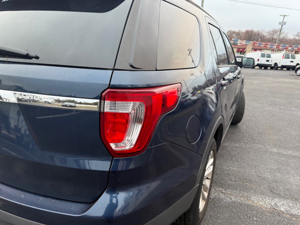 2017 Ford Explorer Image 28