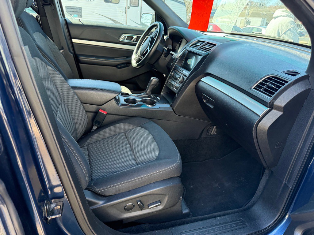2017 Ford Explorer Image 33