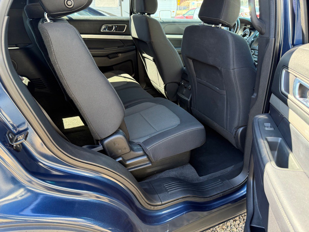 2017 Ford Explorer Image 34