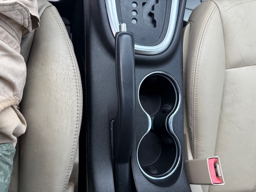 2014 Chrysler 200 Image 18