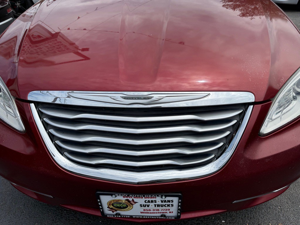 2014 Chrysler 200 Image 28