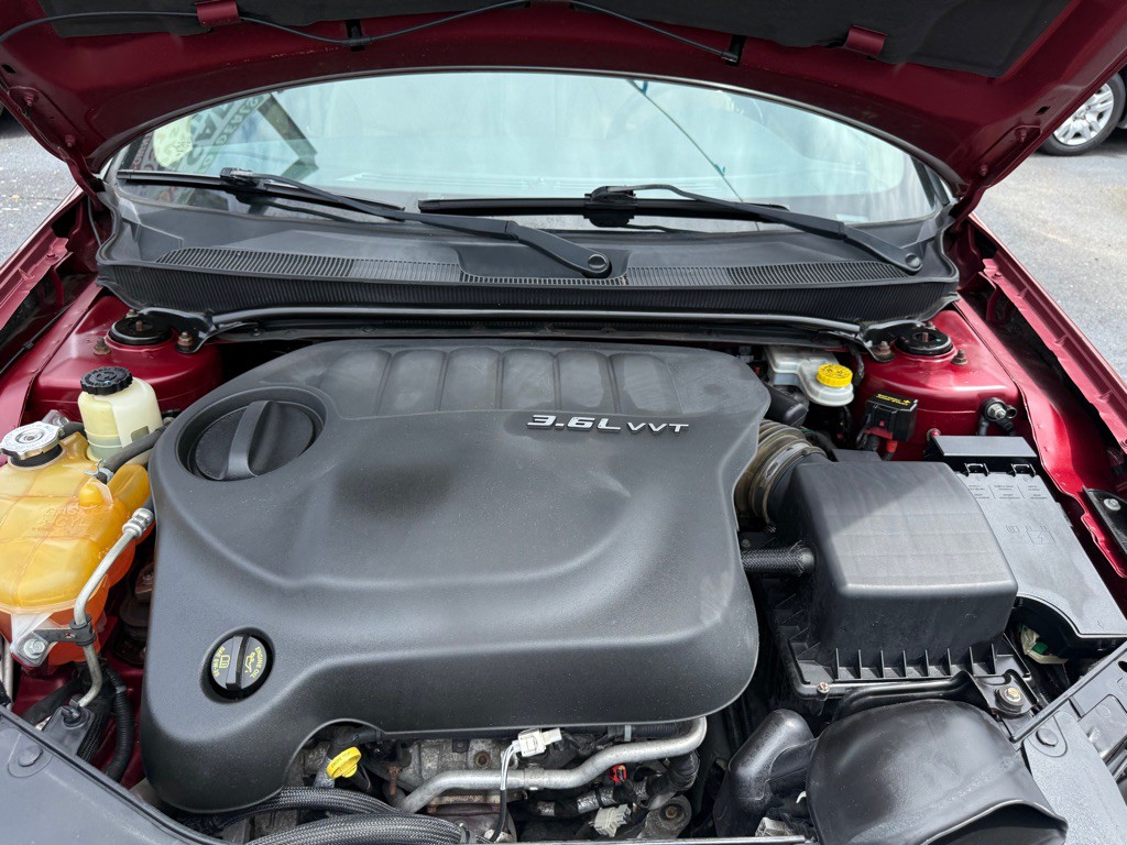 2014 Chrysler 200 Image 40