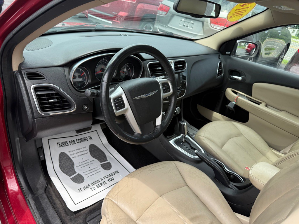 2014 Chrysler 200 Image 45
