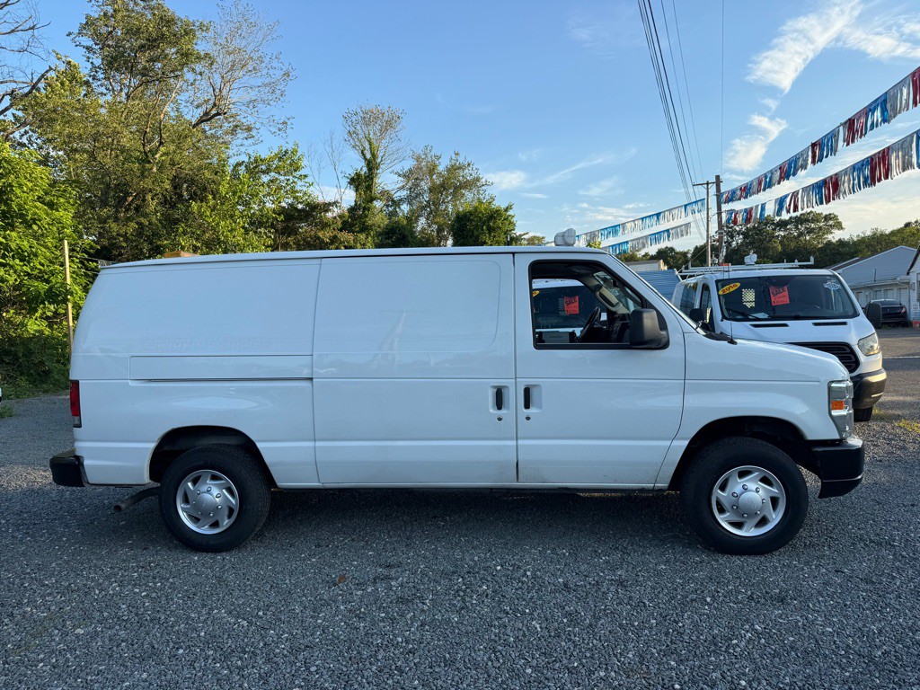 2014 Ford Econoline Image 8