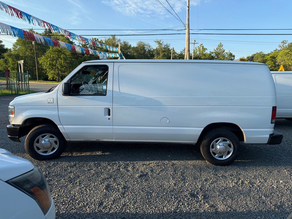 2014 Ford Econoline Image 9
