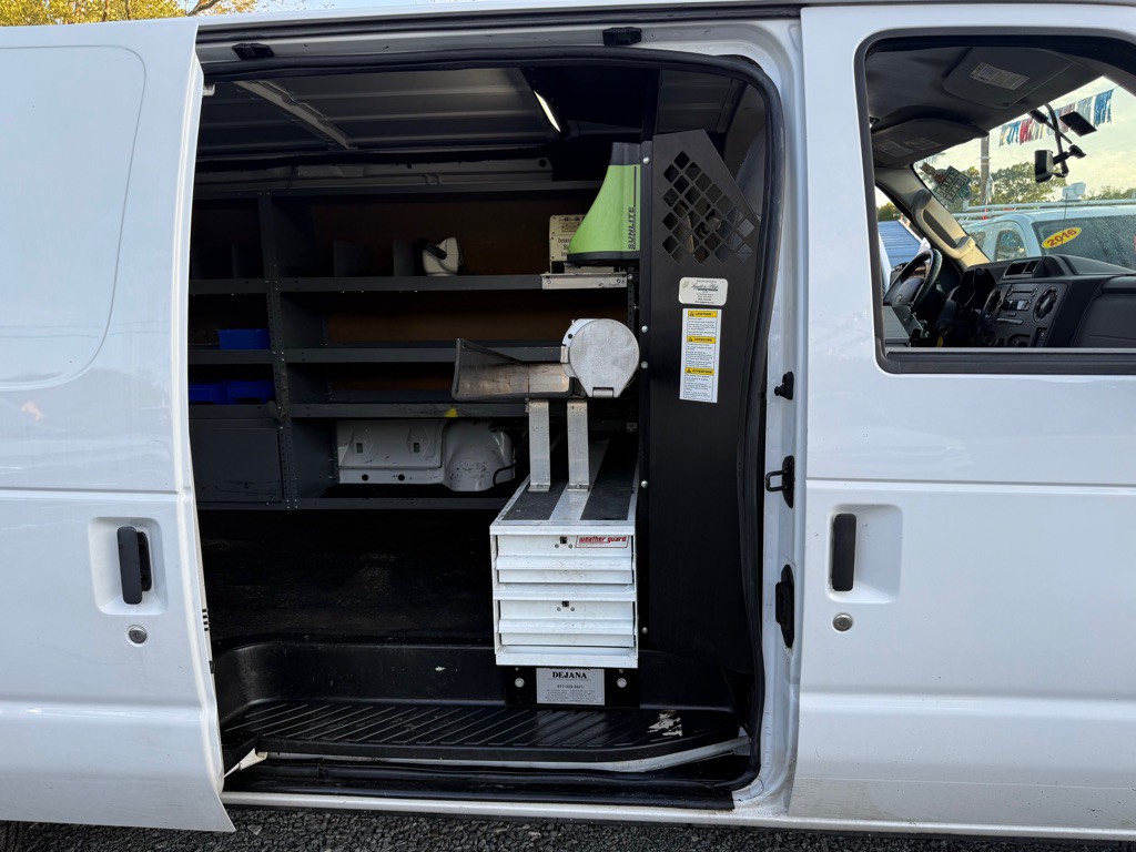 2014 Ford Econoline Image 29