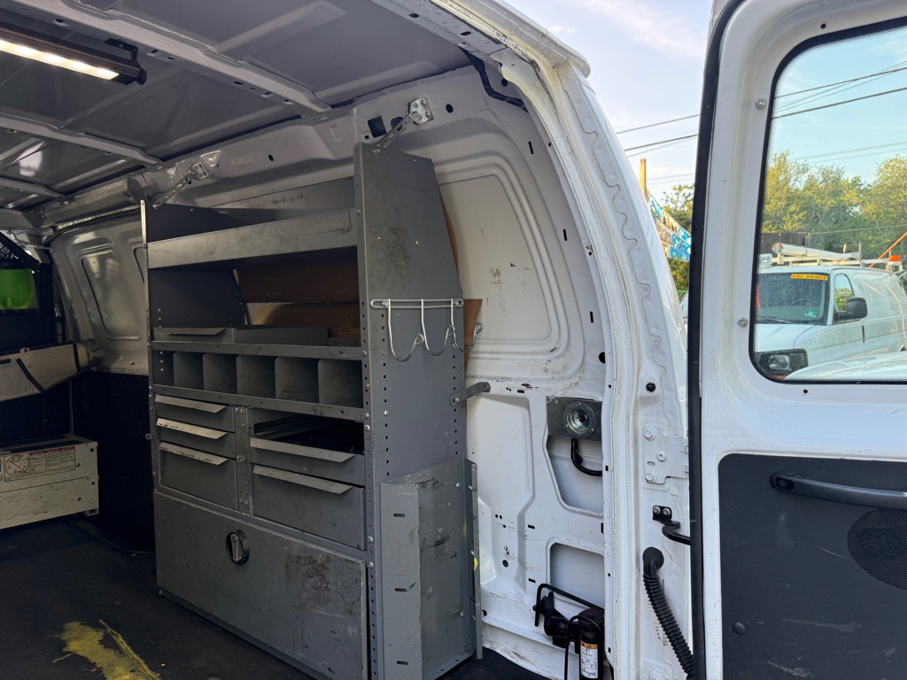2014 Ford Econoline Image 36