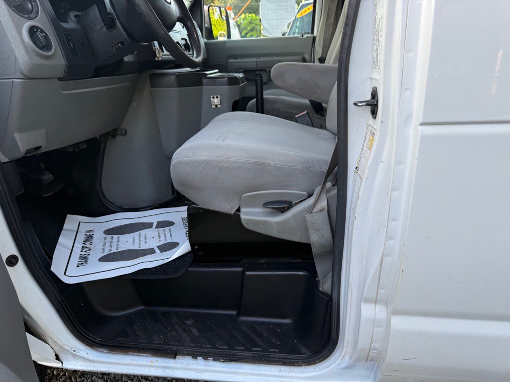 2014 Ford Econoline Image 13